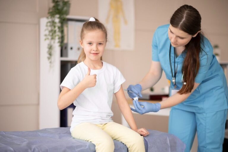 Comment une aide-soignante peut-elle devenir auxiliaire de puériculture 43 aide soignante en formation avec enfants