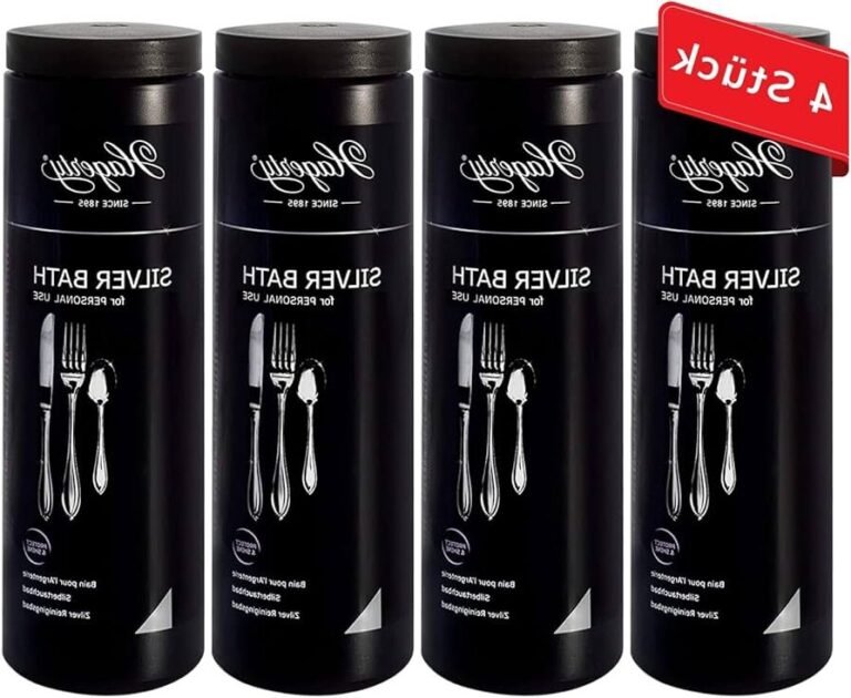 bain nettoyant avec argenterie en trempage