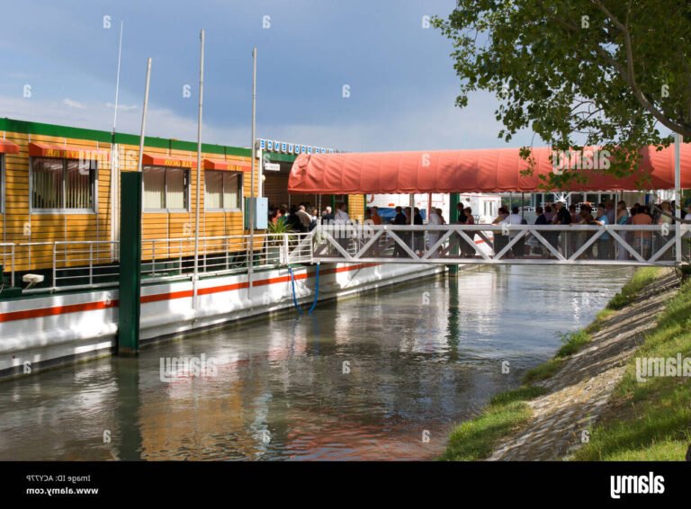 Que savoir sur Le Mireio, bateau restaurant à Avignon 14 bateau restaurant sur le rhone a avignon