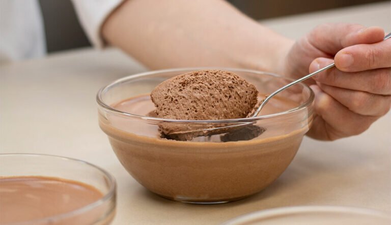 Comment préparer une délicieuse mousse au chocolat avec de l'eau de pois chiche 8 bol de mousse au chocolat aerienne