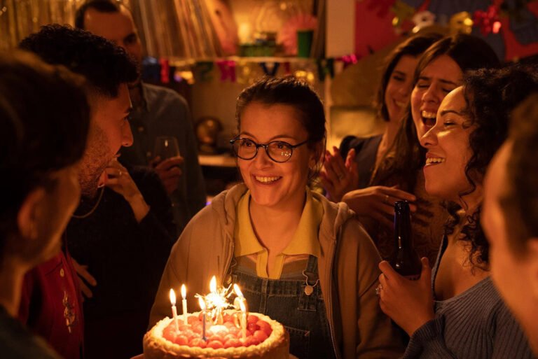 camille lellouche en train de partager sa vie