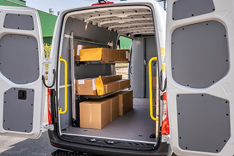 Que faire si votre colis est en cours d'acheminement avec Chronopost 1 colis en transit avec camion de livraison