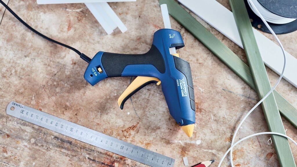 Quelle est la meilleure colle bi composant pour coller du plastique 1 colle bi composant et plastique en action