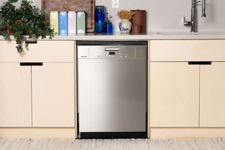 Quel est le meilleur choix entre un lave-vaisselle type A ou AC 7 comparaison visuelle de lave vaisselles modernes