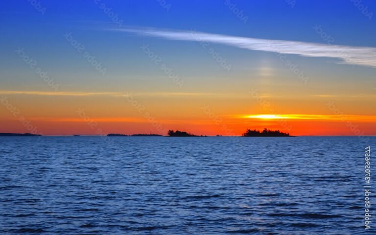 coucher de soleil dore sur la mer