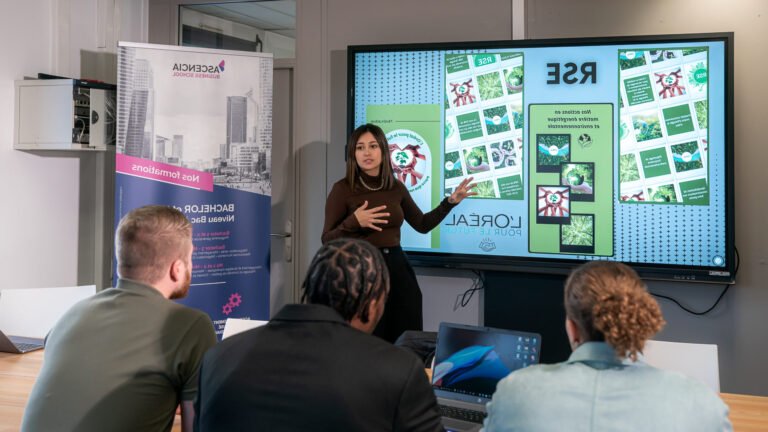 Quelles entreprises recrutent des alternants pour un BTS ESF 17 des etudiants en alternance en entreprise