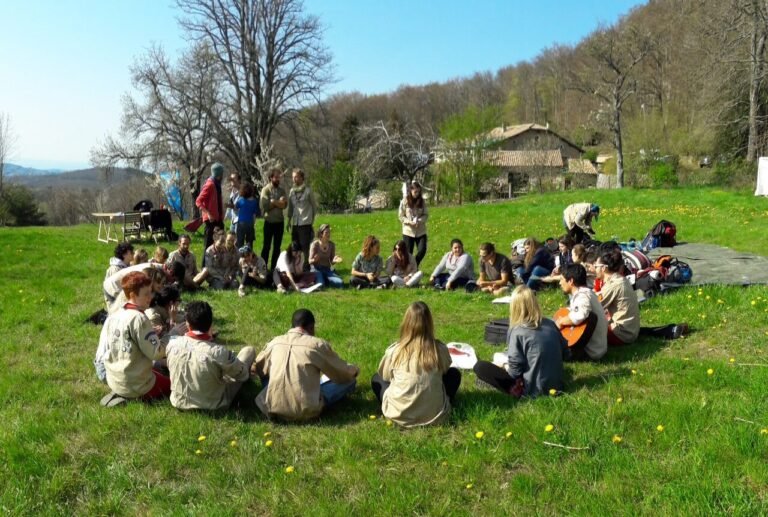 Où faire son stage BAFA pour une expérience enrichissante 13 des jeunes en formation bafa en exterieur
