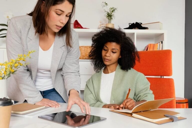 des mineurs en consultation avec un avocat