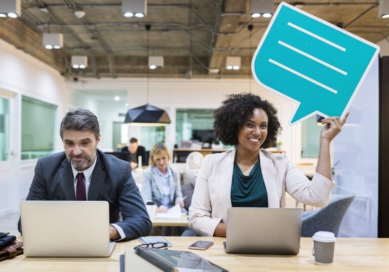 Comment choisir le bon service public pour votre emploi 35 des personnes discutant dans un bureau public