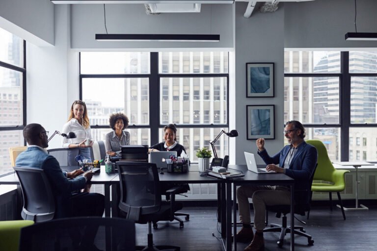 Quelles entreprises recrutent des personnes avec le syndrome d'Asperger 36 des personnes travaillant dans un bureau inclusif