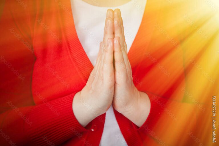 deux mains jointes en priere