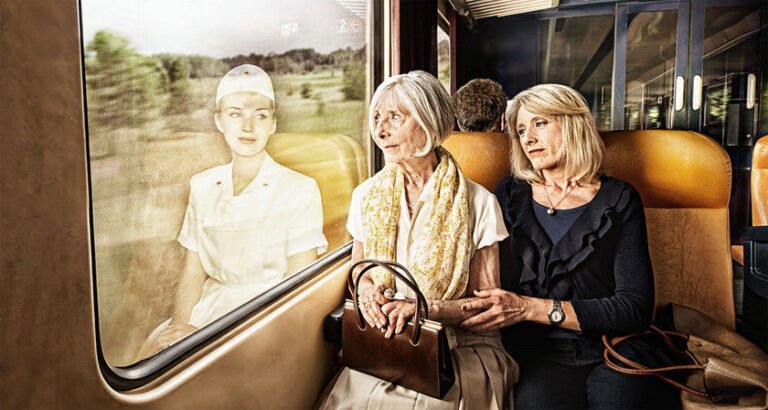 deux personnages reflechissant a leur existence