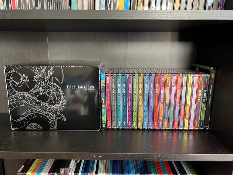 Où acheter Dragon Ball Super en DVD à un prix abordable 9 dvd dragon ball super sur etagere coloree