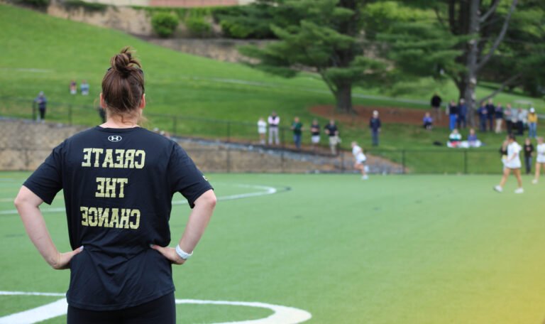 Quels sont les programmes de l'Academy Sports Études à Le Mesnil-Saint-Denis 27 eleves en action dans un environnement sportif