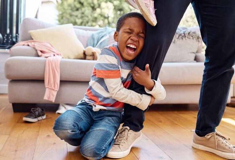 Combien de temps dure la période des terrible two chez les enfants 9 enfant en pleine crise de colere