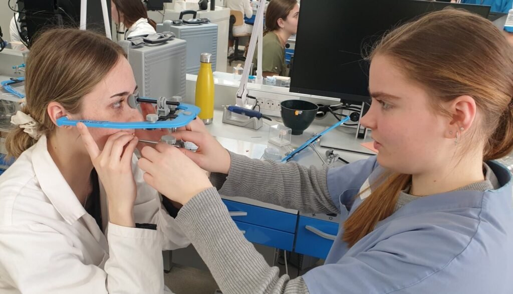 Quelle formation pour devenir prothésiste dentaire avec le Greta 3 Quelle formation pour devenir prothésiste dentaire avec le Greta
