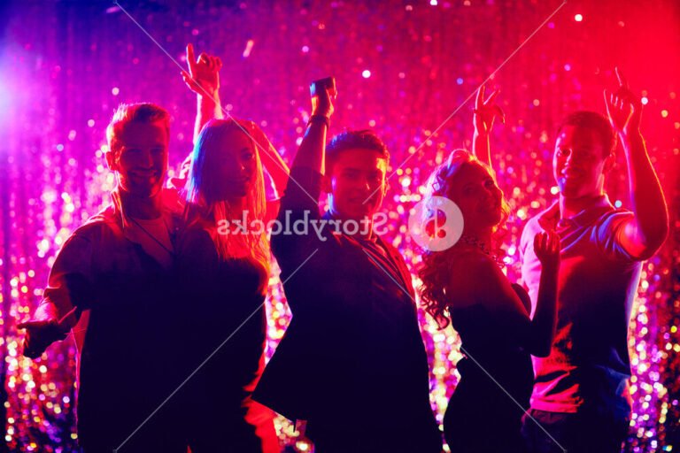 Quel est le message derrière la chanson "I Gotta Feeling" des Black Eyed Peas 28 fete joyeuse avec des amis dansants