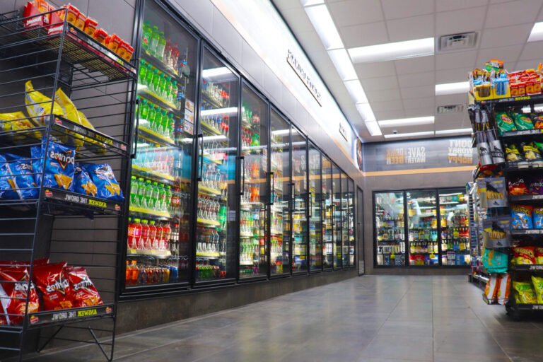 frigo congelateur en promotion dans un magasin