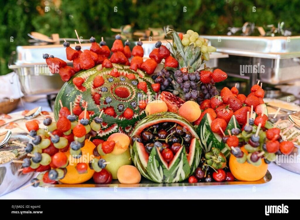 fruits frais colores sur une table
