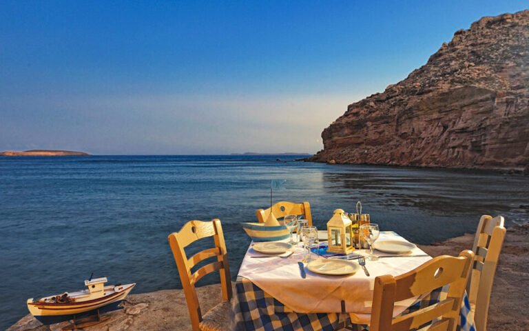guinguette animee au bord de leau
