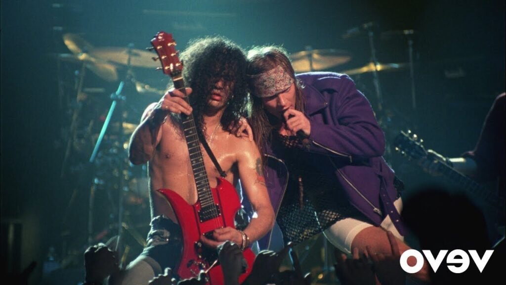Quel a été le rôle de Guns N' Roses au concert hommage à Freddie Mercury 1 guns n roses en pleine performance live
