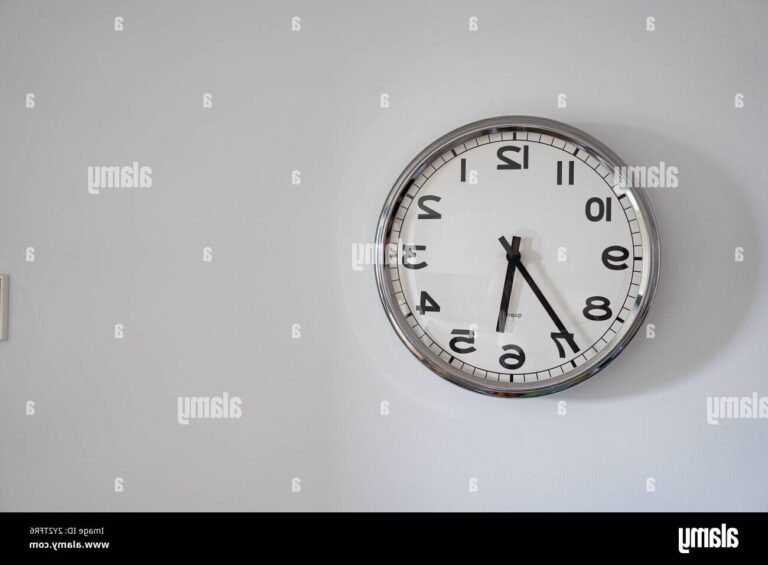 Comment apprendre à lire l'heure en espagnol facilement 39 horloge avec aiguilles et chiffres clairs