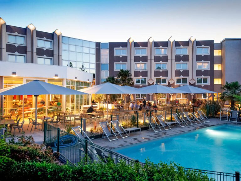 hotel avec piscine a clermont ferrand