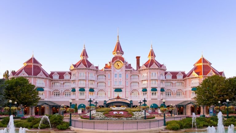 Pourquoi choisir l'hôtel Disney à New York pour visiter Disneyland Paris 22 hotel disney avec vue magique sur paris