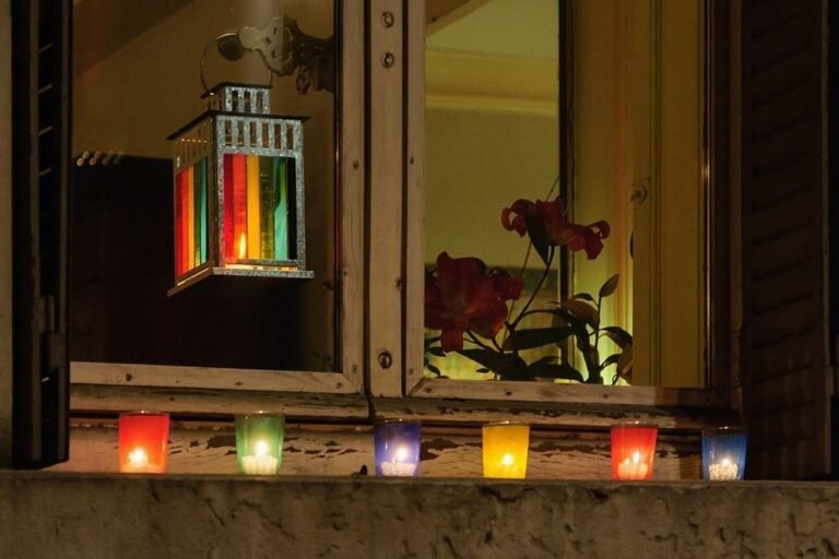 lanternes illuminant les rues de lyon