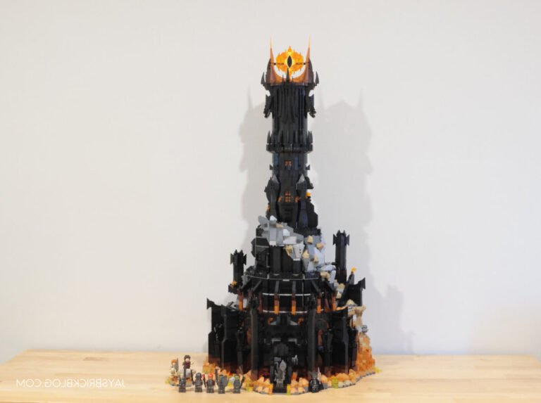 Quelle est la signification du Lego Barad-dûr dans Le Seigneur des Anneaux 40 lego barad dur construit avec des briques
