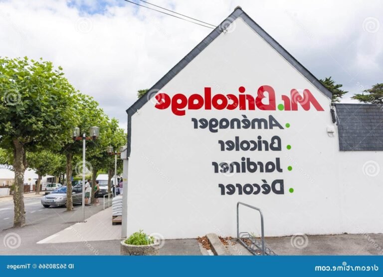 magasin mr bricolage avec enseigne exterieure