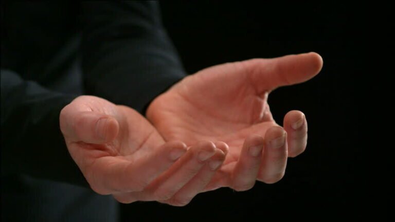 Qu'est-ce que le coup de pouce Orange et comment utiliser le quotient familial 3 main tendue avec des pieces de monnaie 2