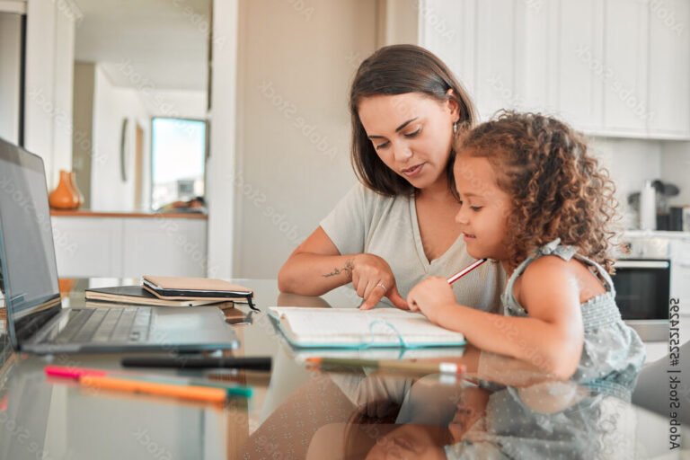 Comment valider un CAP Petite Enfance en tant que mère de famille 27 maman etudiant avec son enfant a la maison