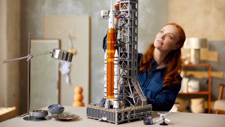 maquette lego du systeme de lancement artemis