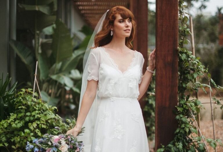 Quelle robe de mariée en couleur choisir pour une mariée mûre 31 mariee mure en robe coloree elegante