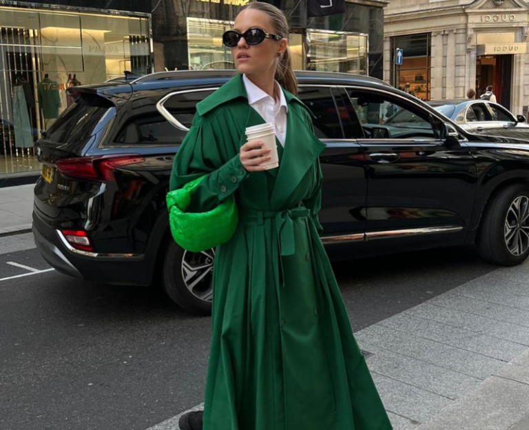 mode feminine elegante et contemporaine