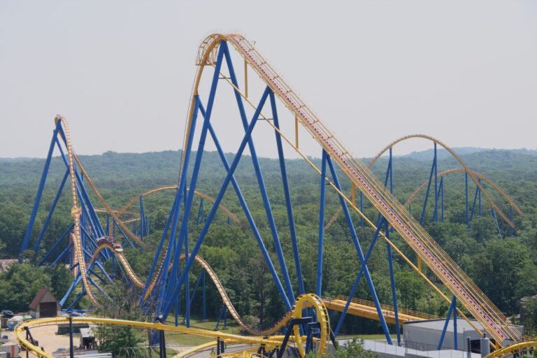 Quelles attractions incontournables à Six Flags Great Adventure 15 montagnes russes a six flags great adventure