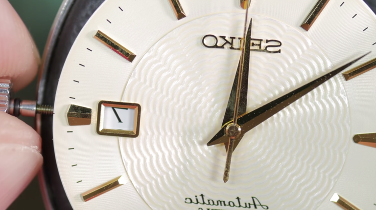 Comment peut-on lire l'heure en espagnol facilement 29 montre avec aiguilles et chiffres clairs