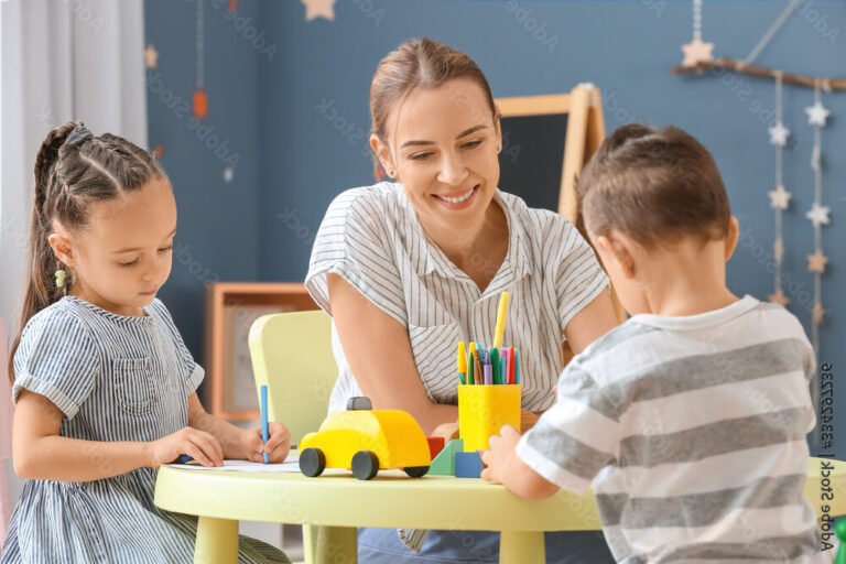 Quel est le taux horaire moyen d'une nounou à domicile 29 nounou jouant avec des enfants a domicile