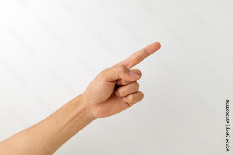 panneau e sur fond blanc en signalisation