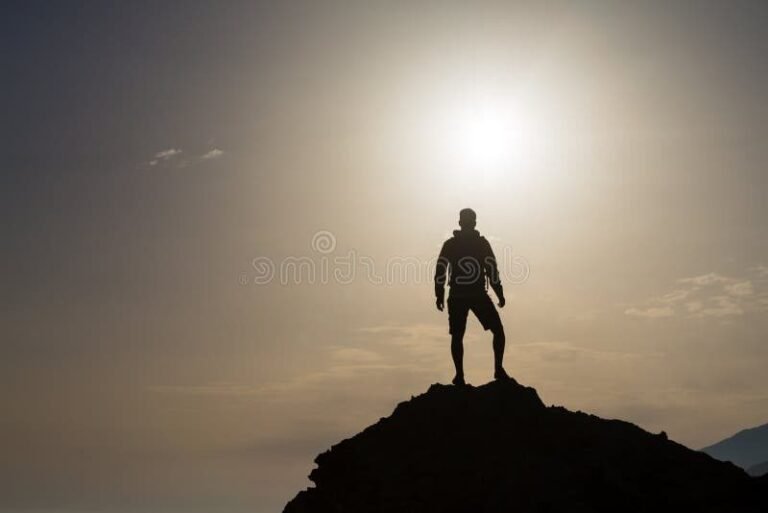 Comment "Sois toi et change le monde" peut-il transformer votre vie 15 personne inspiree regardant un paysage magnifique