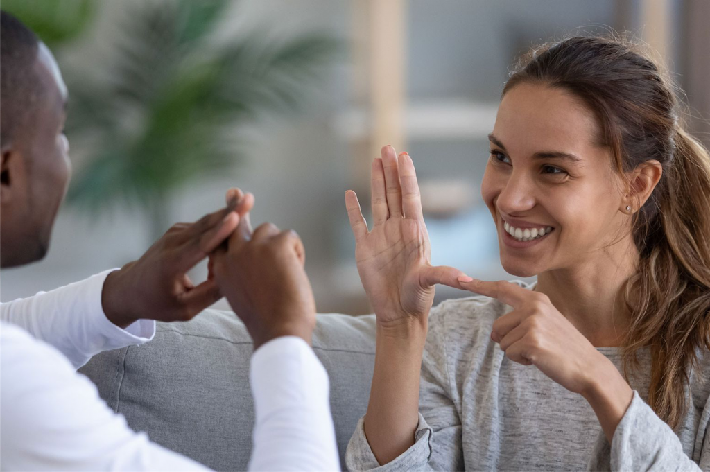 Comment apprendre le langage des signes efficacement et rapidement 5 Comment apprendre le langage des signes efficacement et rapidement