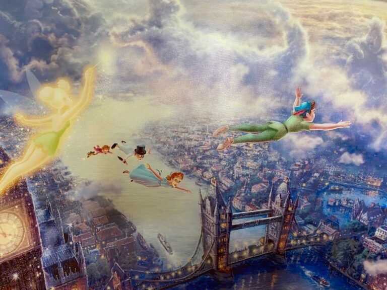 Pourquoi Peter Pan est-il le personnage principal d'une si célèbre histoire 17 peter pan volant au dessus de londres