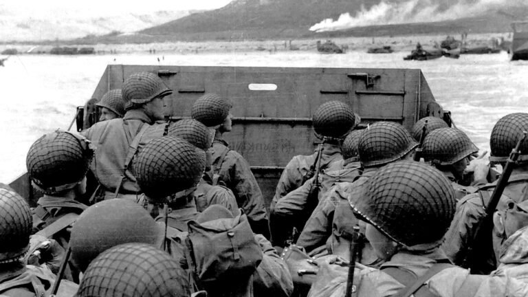 plage de omaha avec soldats en action