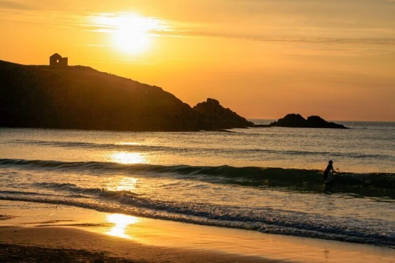 plage de quiberon au coucher de soleil