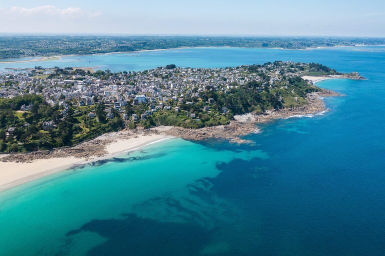 plage de sable fin a perros guirec