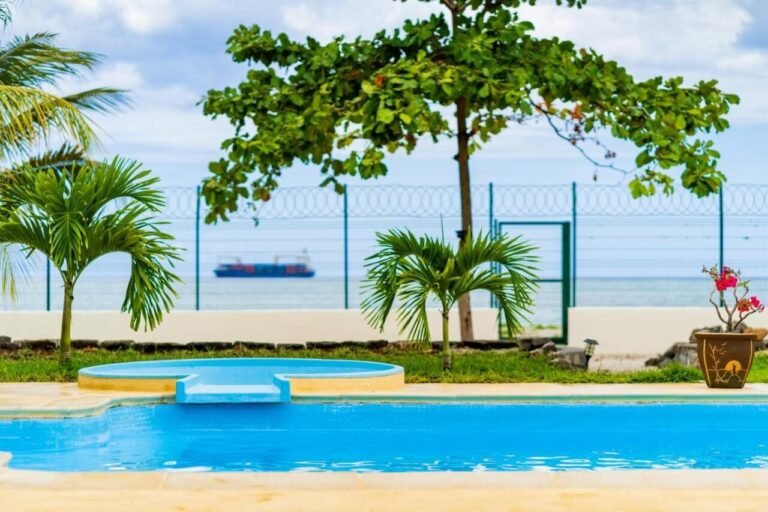 plage idyllique a pointe aux sables