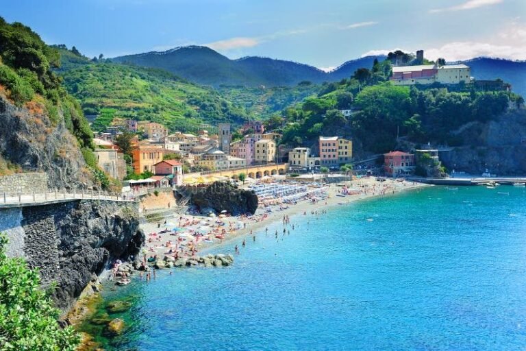 Pourquoi visiter Monterosso al Mare dans les Cinque Terre 17 plage pittoresque de monterosso al mare