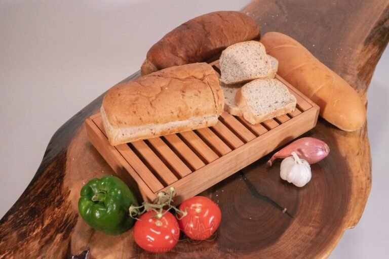 planche a pain avec ramasse miettes integree