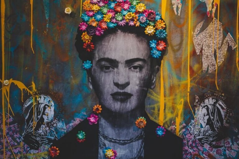 Qui est Frida Kahlo et pourquoi est-elle une icône de l'art 23 portrait colore de frida kahlo en arriere plan